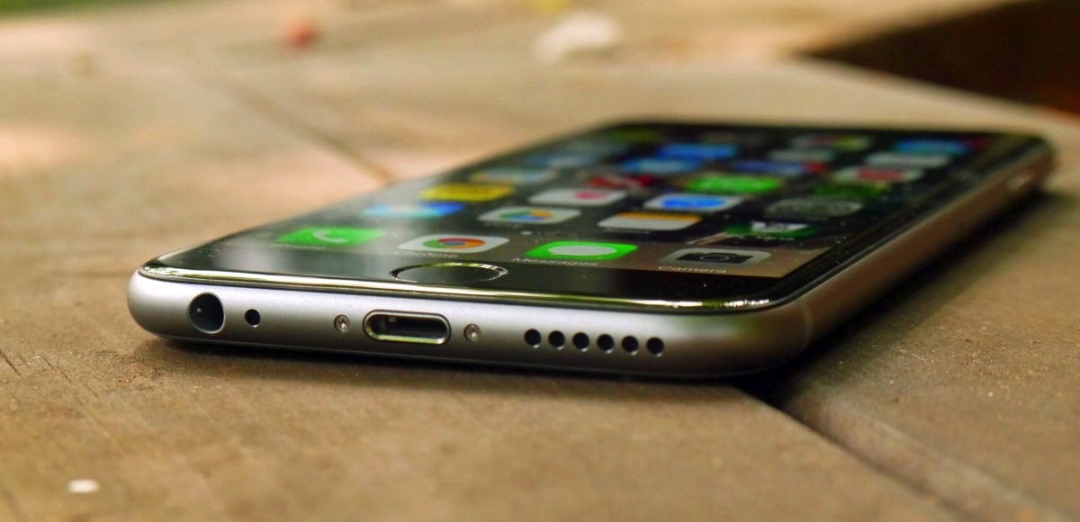 Чистка разъема зарядки iPhone 6s