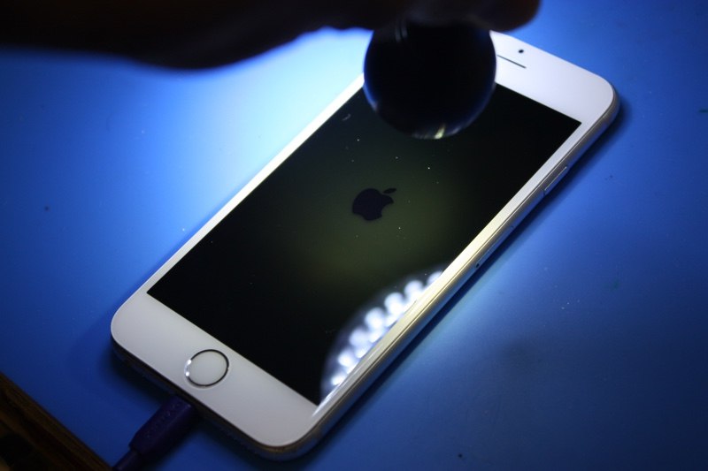 Замена микросхемы подсветки iPhone 6S Plus