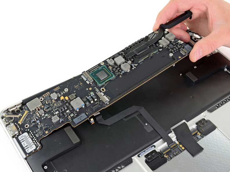 Замена микросхемы мультиконтроллера MacBook Air A1466