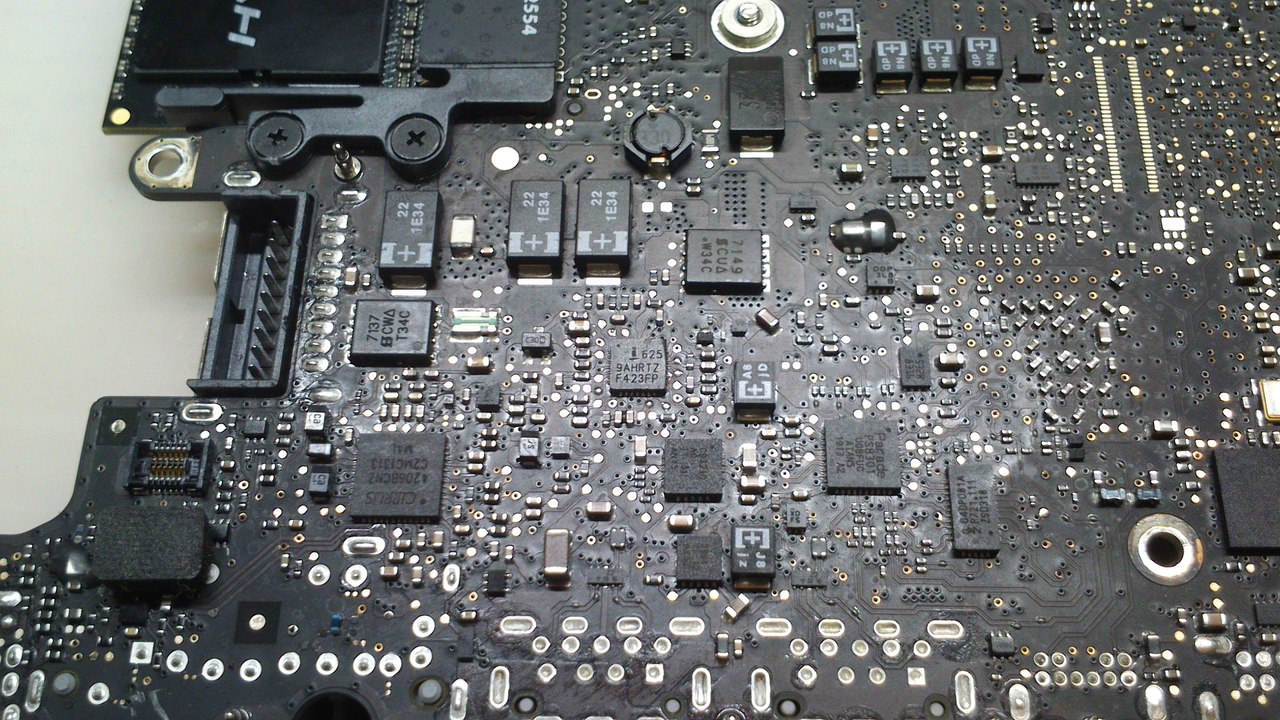 Замена микросхемы мультиконтроллера на MacBook Pro A1278