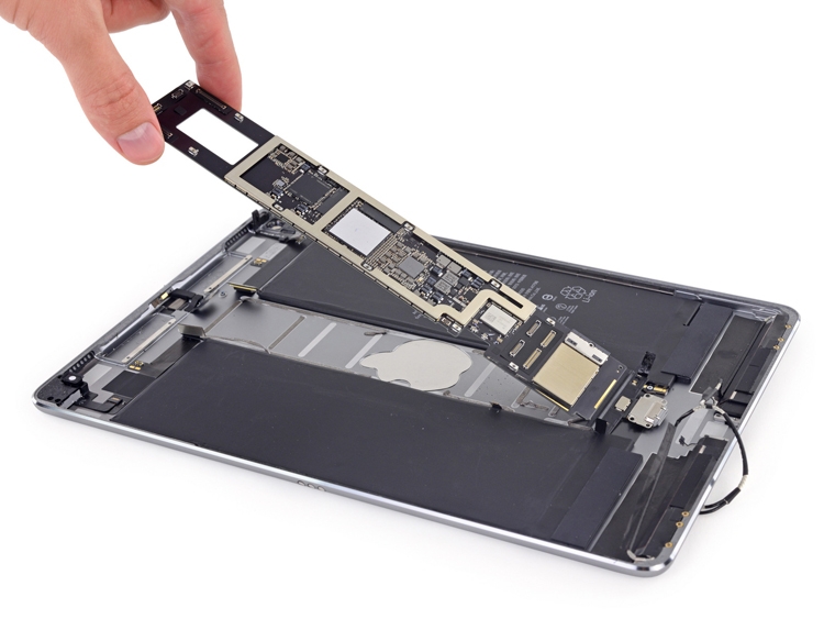 Замена микросхемы тачскрина iPad Pro 10,5"