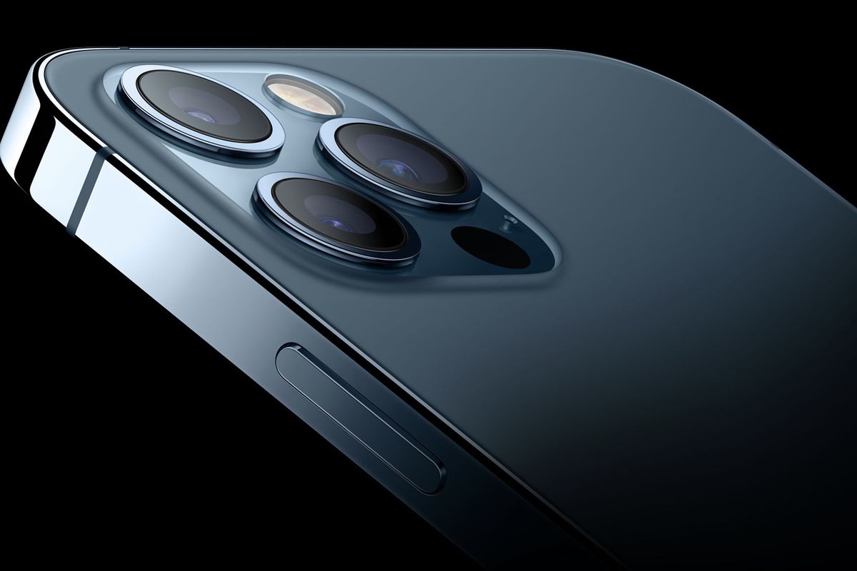 Замена стекла камеры iPhone 12 Pro Max