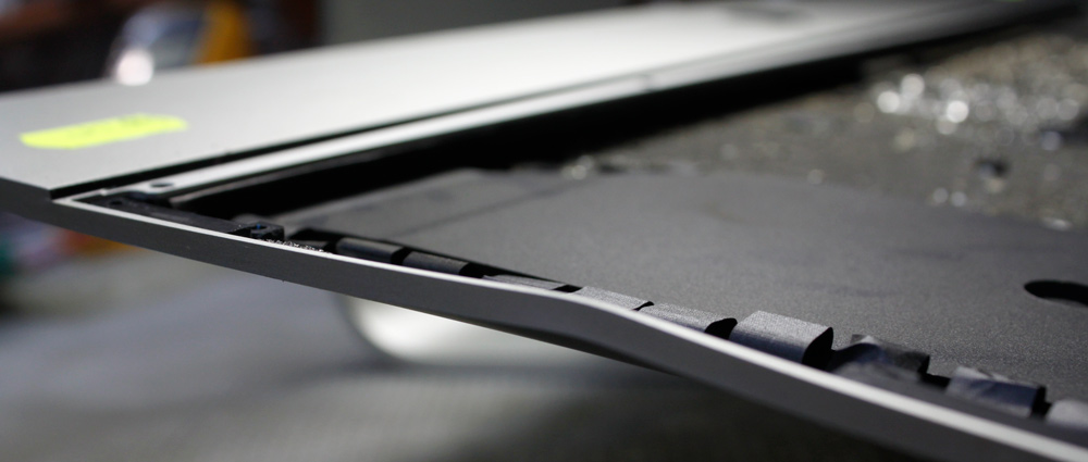 Выпрямление корпуса MacBook Pro 13" A2289