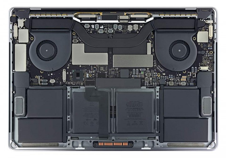 Сильно греется MacBook Pro 13" A2251