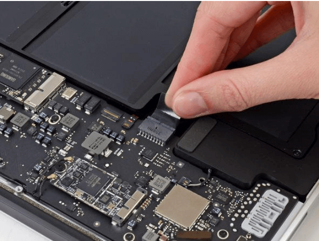 Установка адаптора для SSD в MacBook